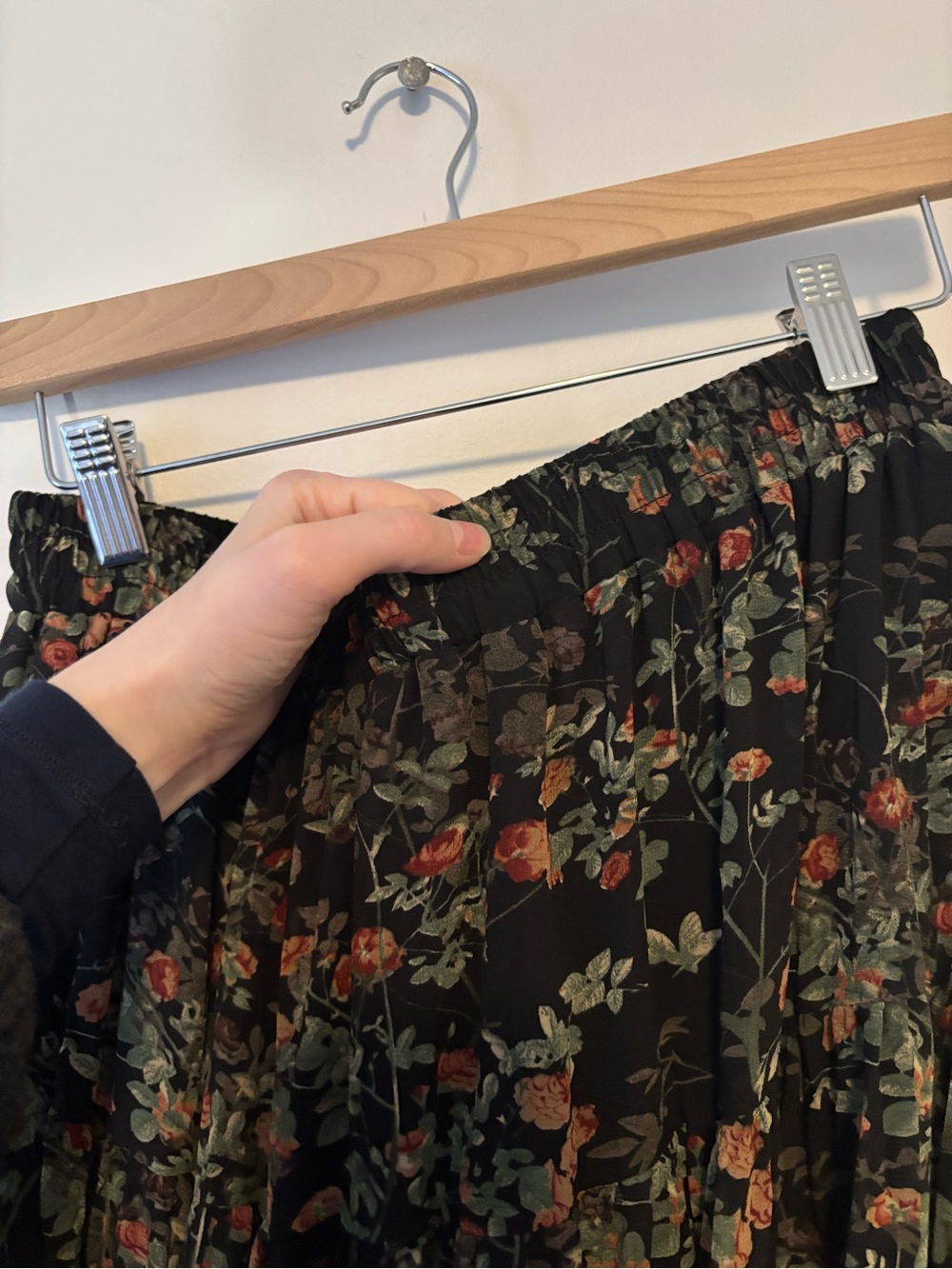 Black Floral Tiered Maxi Skirt - Picture 3 of 3